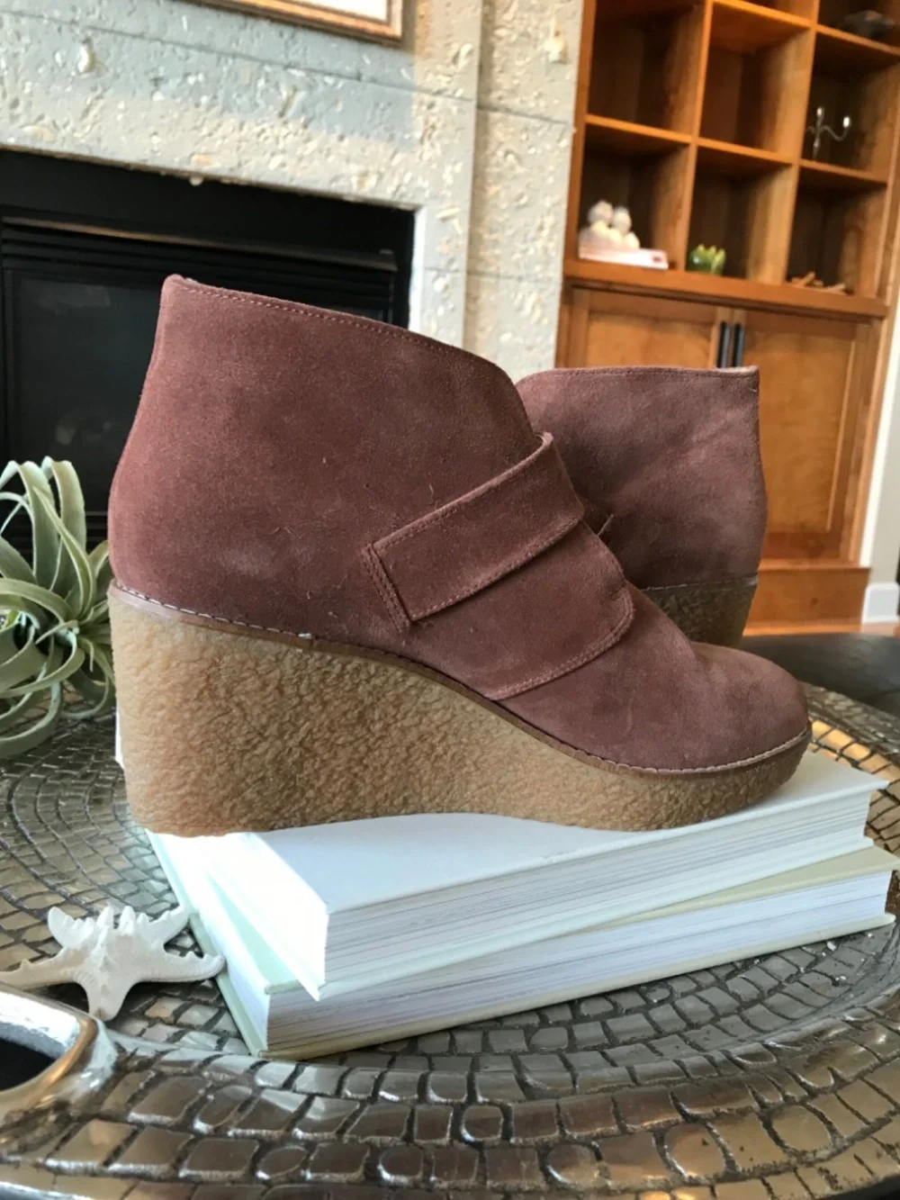 BOHO-CHIC 🔥  Y2K JACK ROGERS TAUPE BROWN SUEDE IZZIE WEDGES BOOTIES